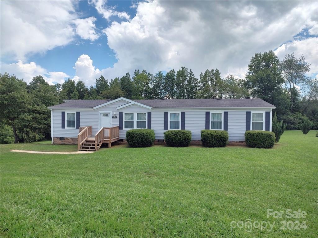 Woodfield Dr, Taylorsville, NC 28681