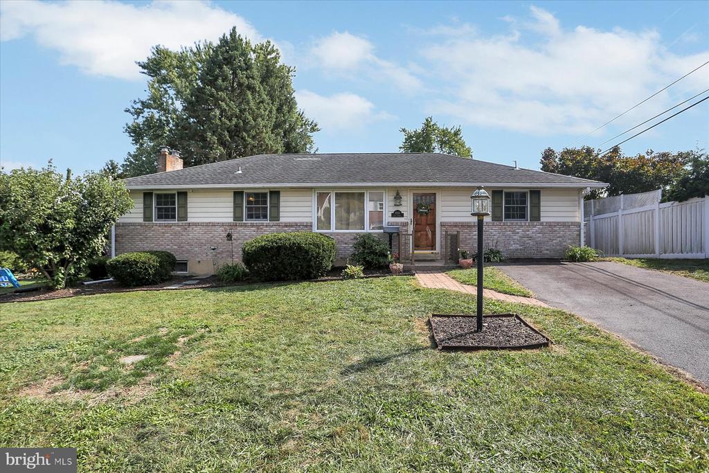 Easy St, Harrisburg, PA 17109