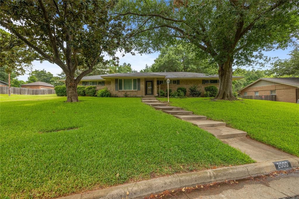 Westview Ter, Arlington, TX 76013