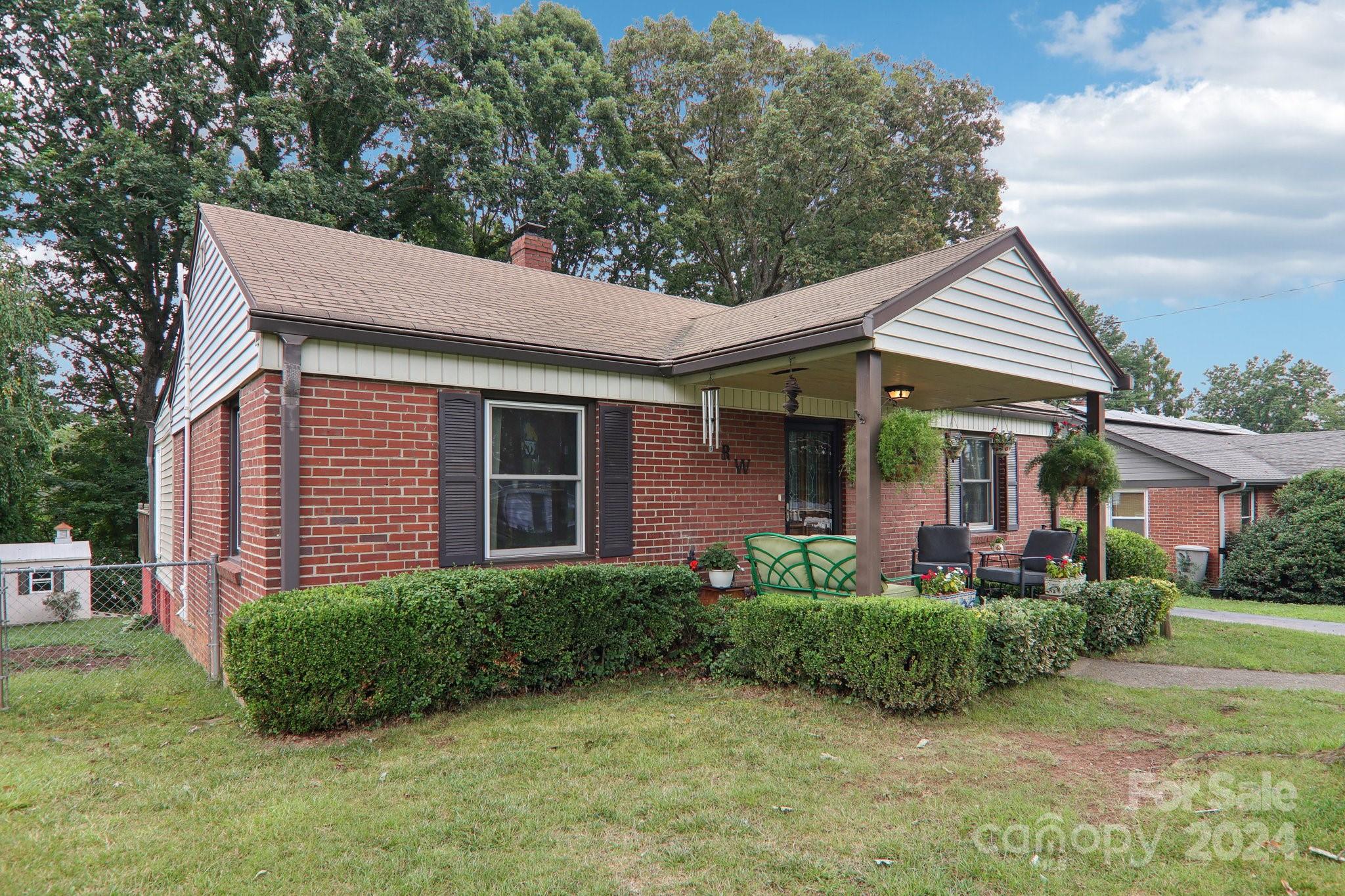 Wilburn Rd, Asheville, NC 28806