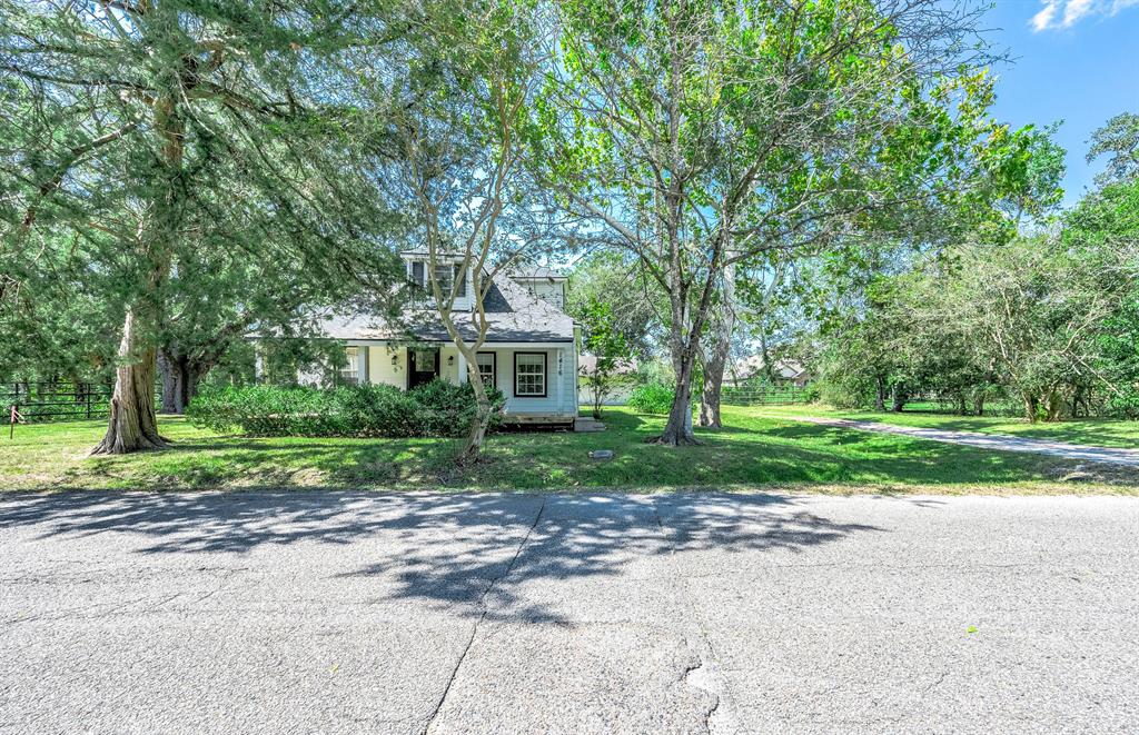 Moller Rd, Alvin, TX 77511