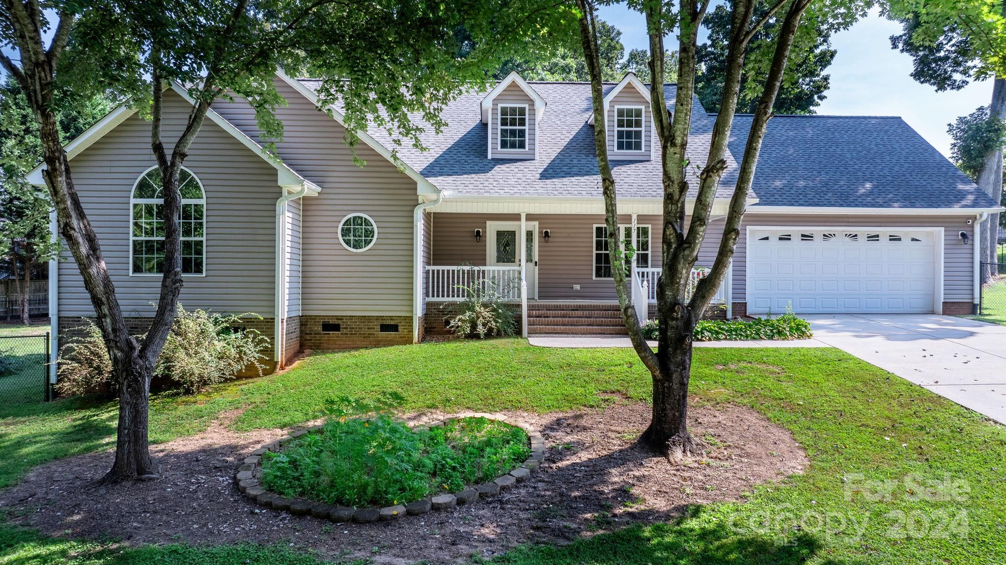 Lynn Hollow Dr, Statesville, NC 28677