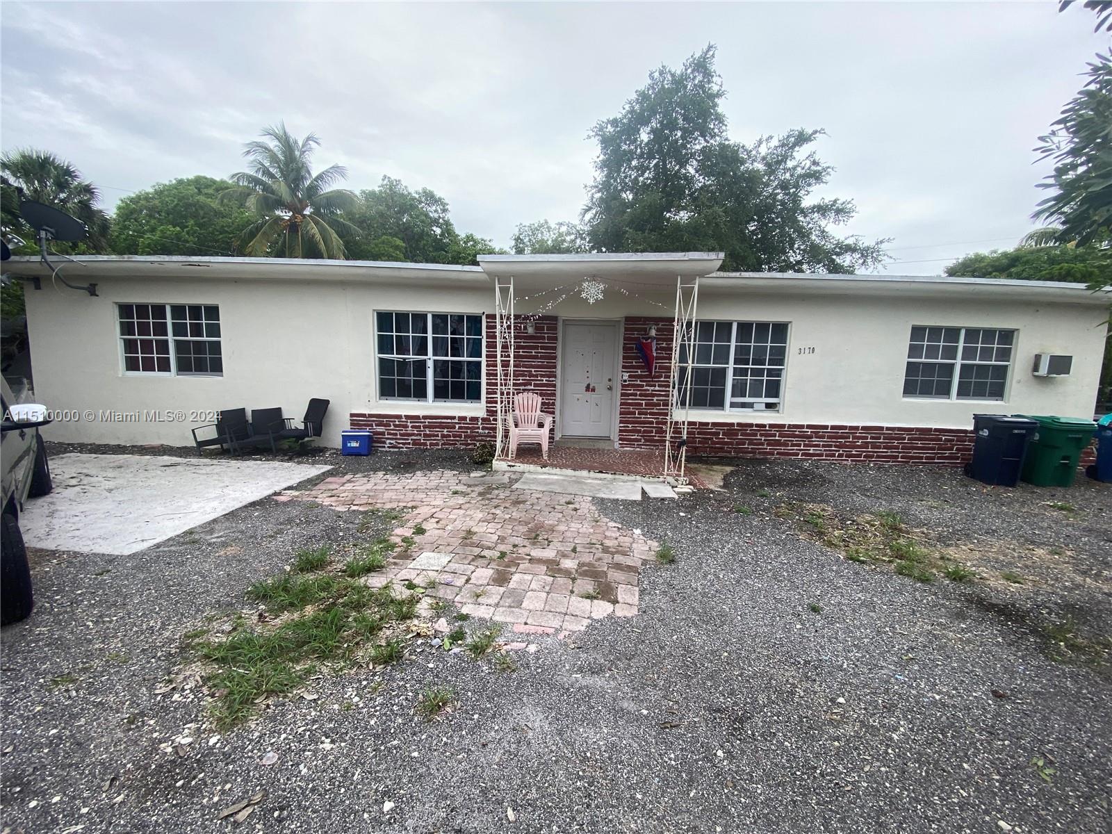 100th St, Miami, FL 33147