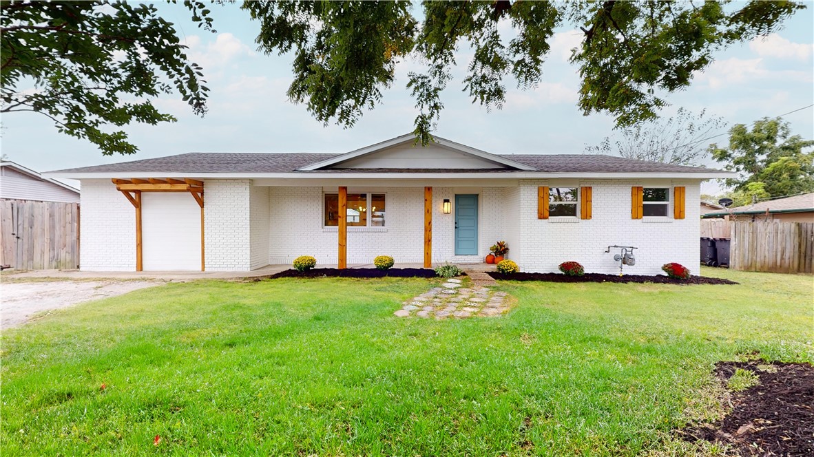 Elway Dr, Springdale, AR 72764