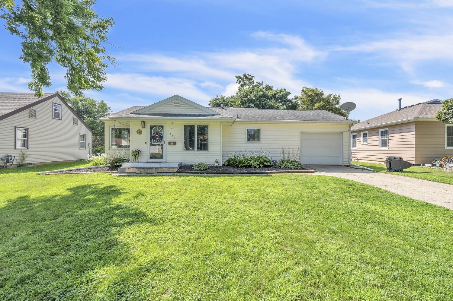 Maplecrest Dr, Estherville, IA 51334