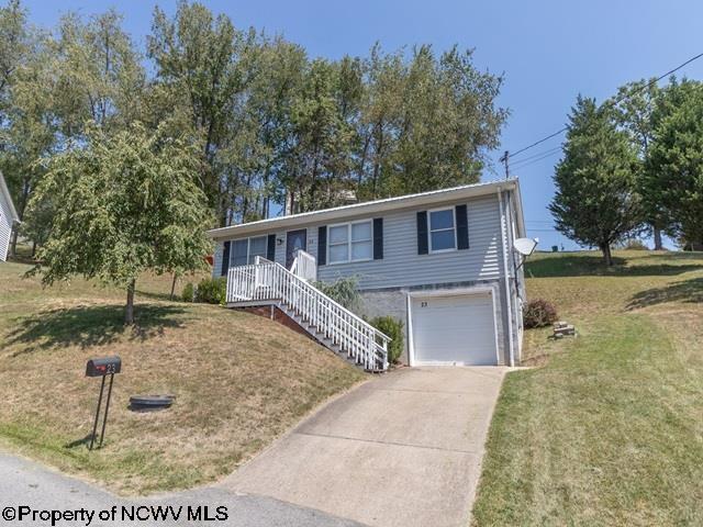 Coolview Ln, Bridgeport, WV 26330
