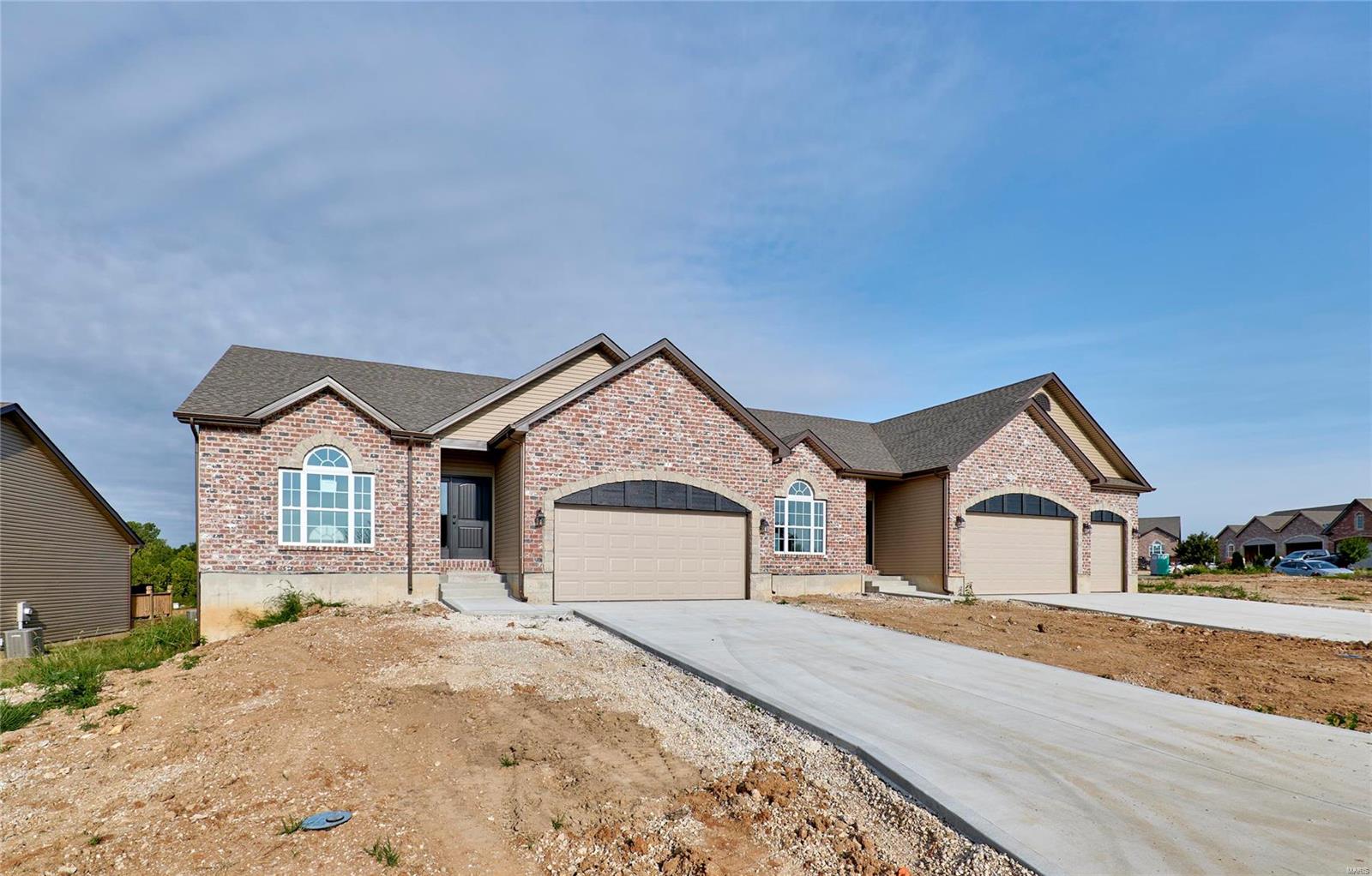 Canyon Creek Cir, Moscow Mills, MO 63362