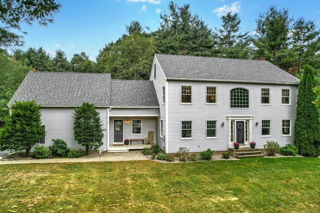 Willow Brook Rd, Holden, MA 01520