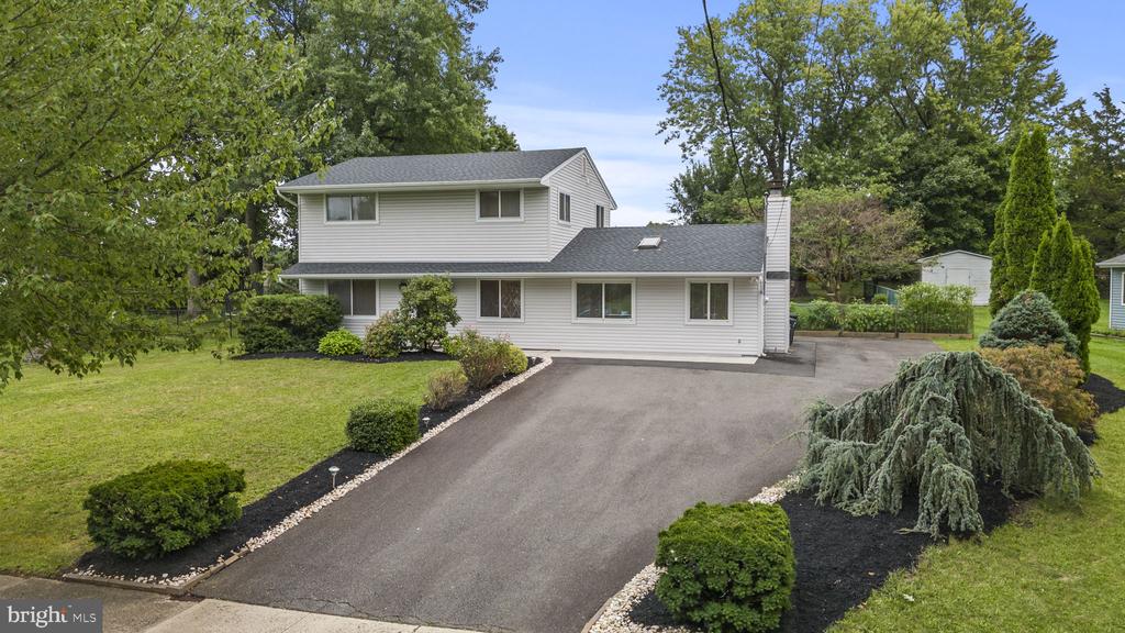 Calvin Rd, Kendall Park, NJ 08824