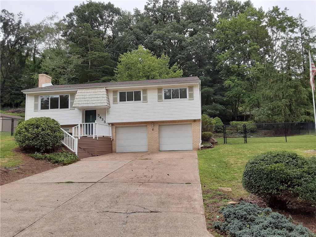 Macintyre Dr, Murrysville, PA 15668