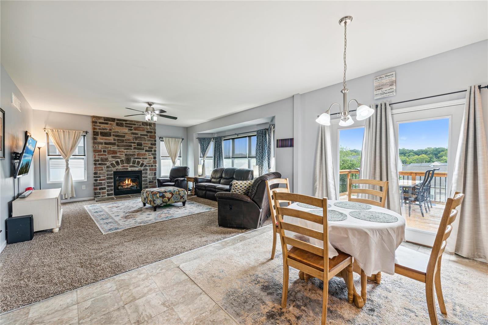Wilmer Valley Dr, Wentzville, MO 63385