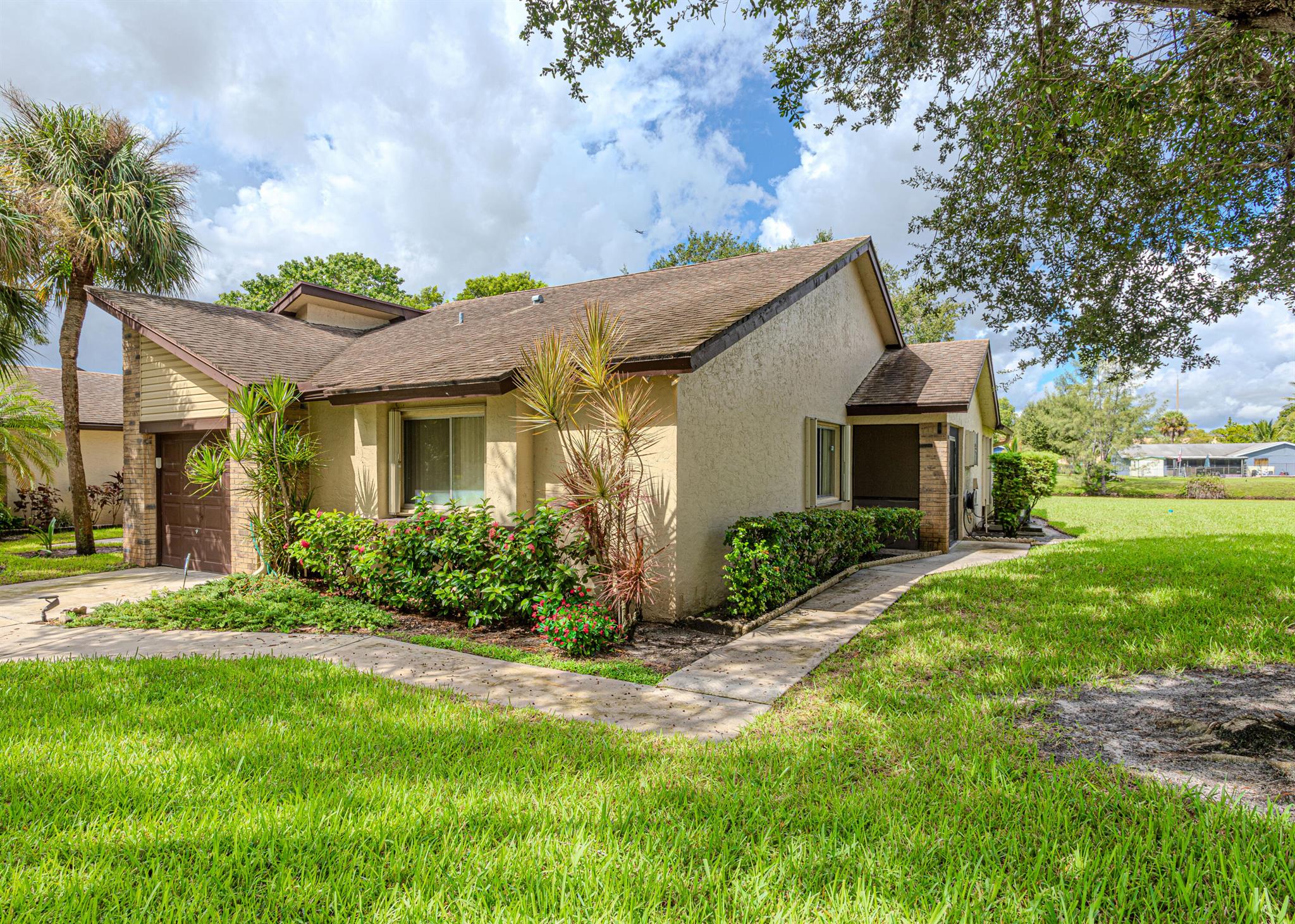 Ramblewood Cir, Royal Palm Beach, FL 33411