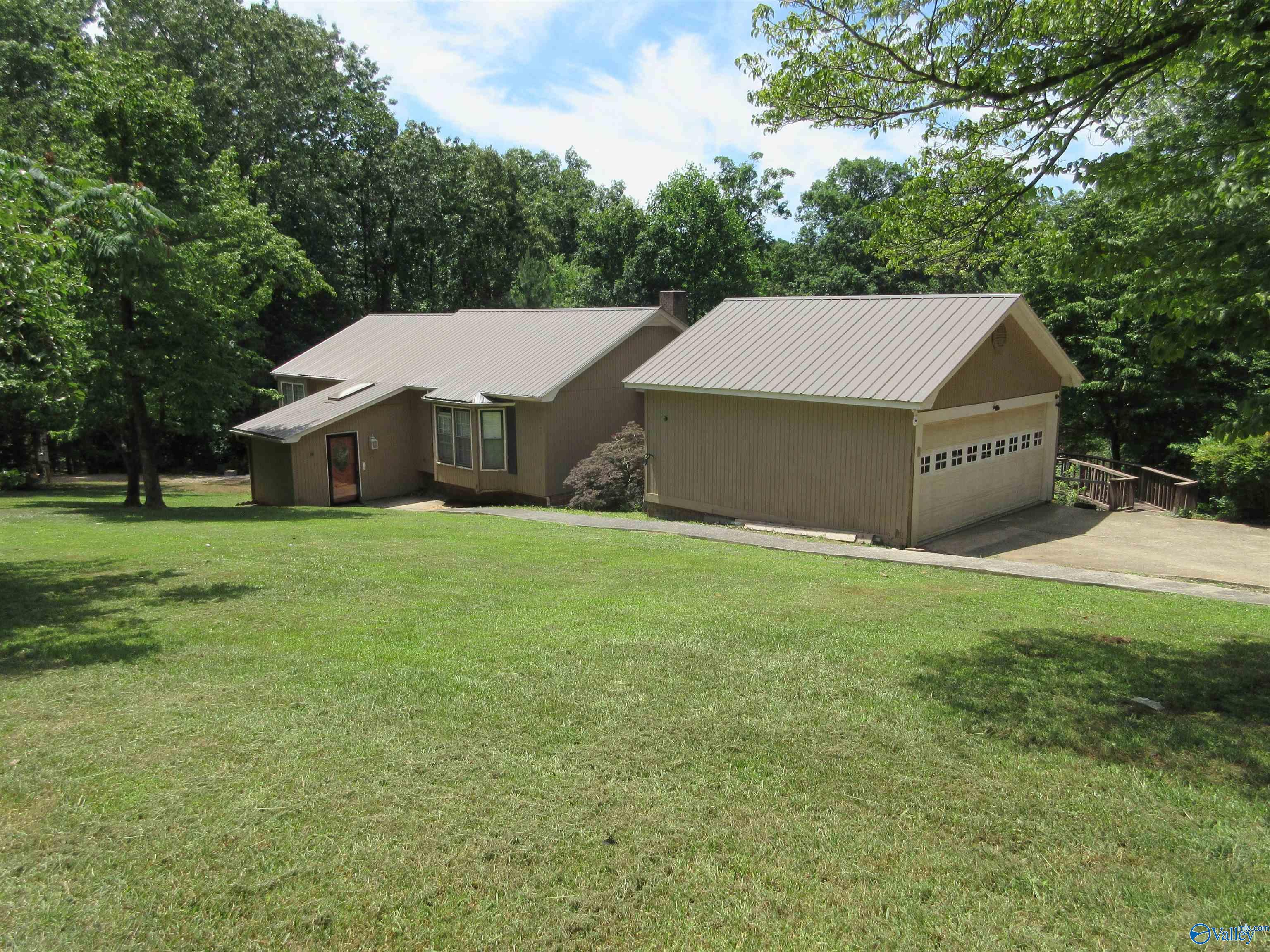 Whitley Rd, Deatsville, AL 36022