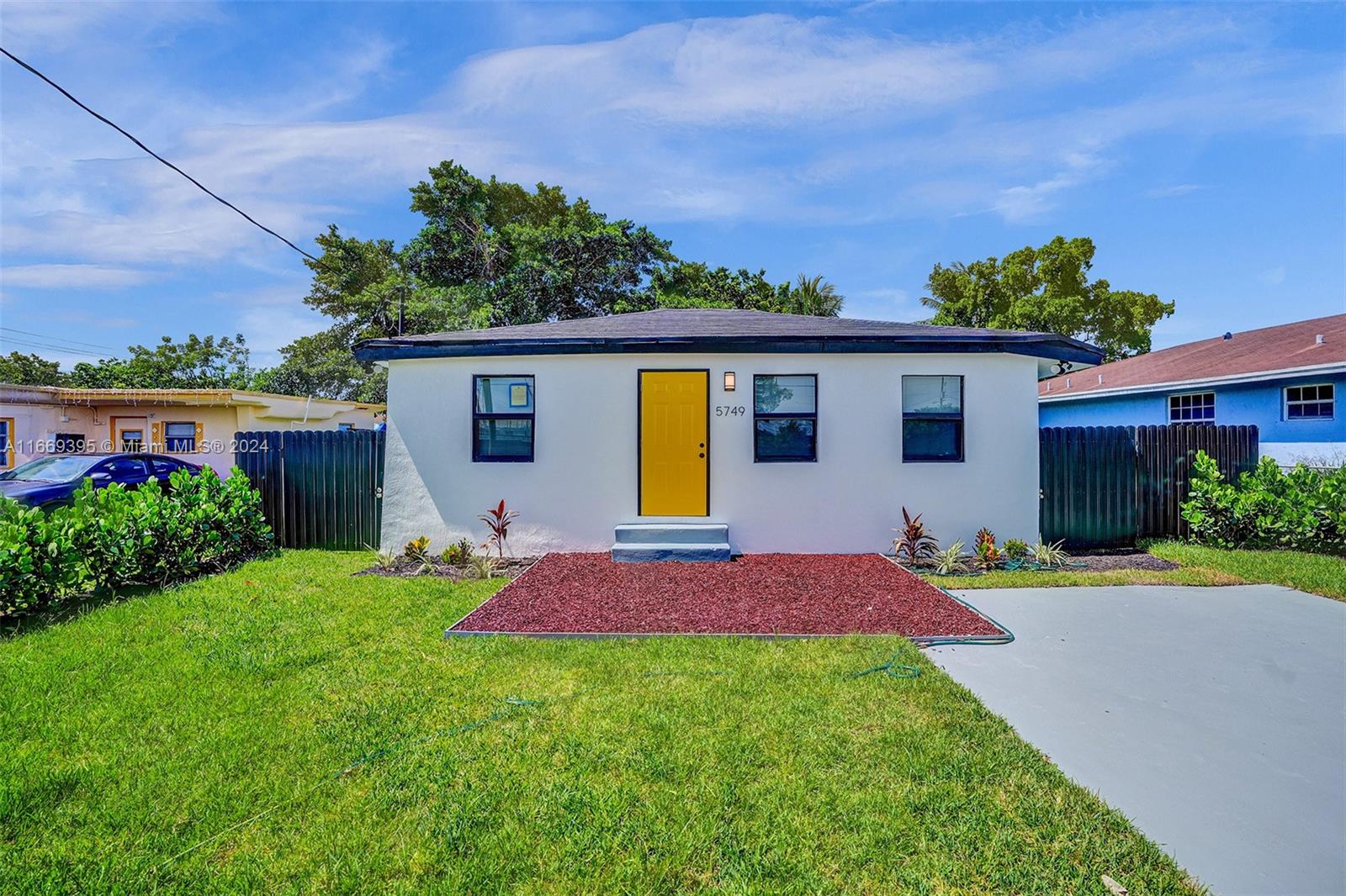21st St, West Park, FL 33023