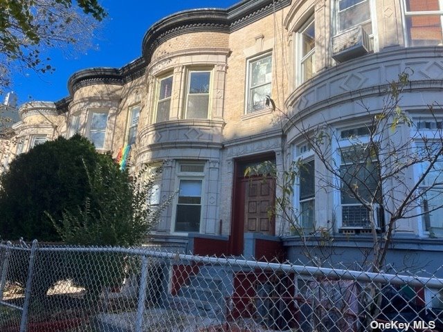 Lefferts Ave, Brooklyn, NY 11225