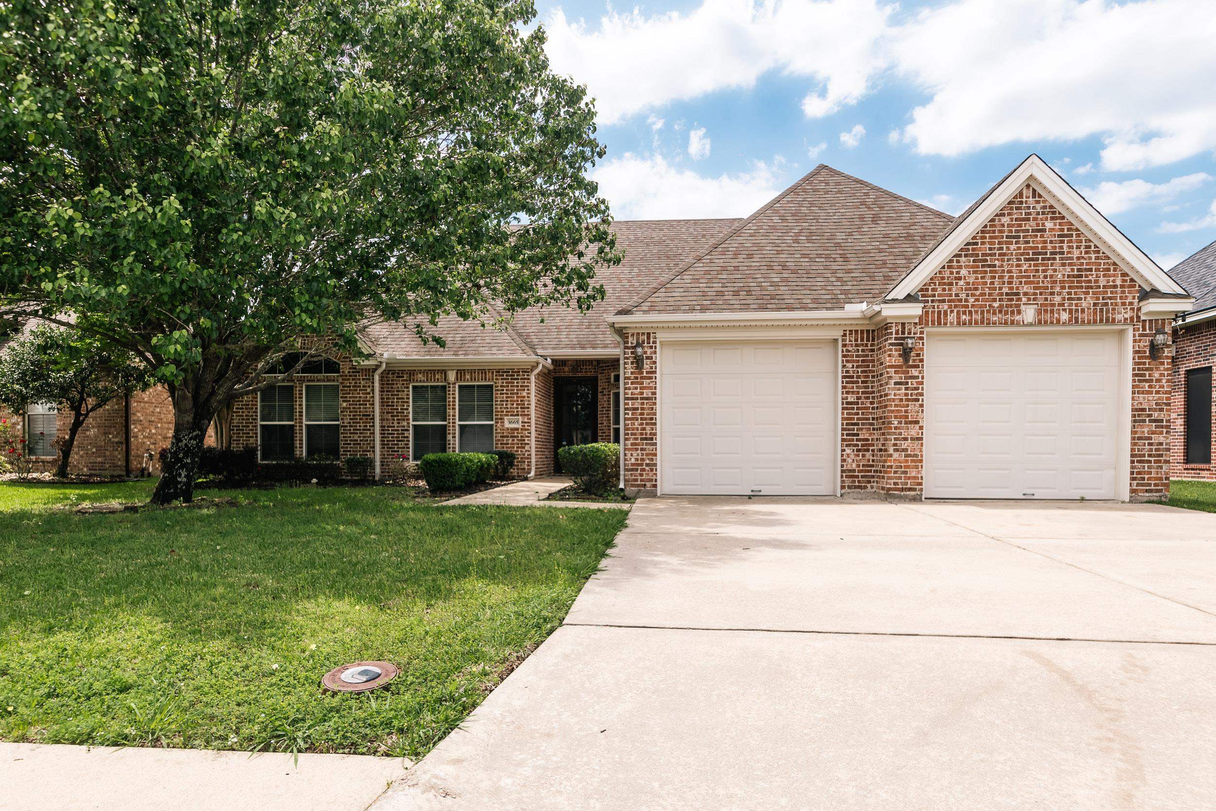 Grayson Ln, Beaumont, TX 77713