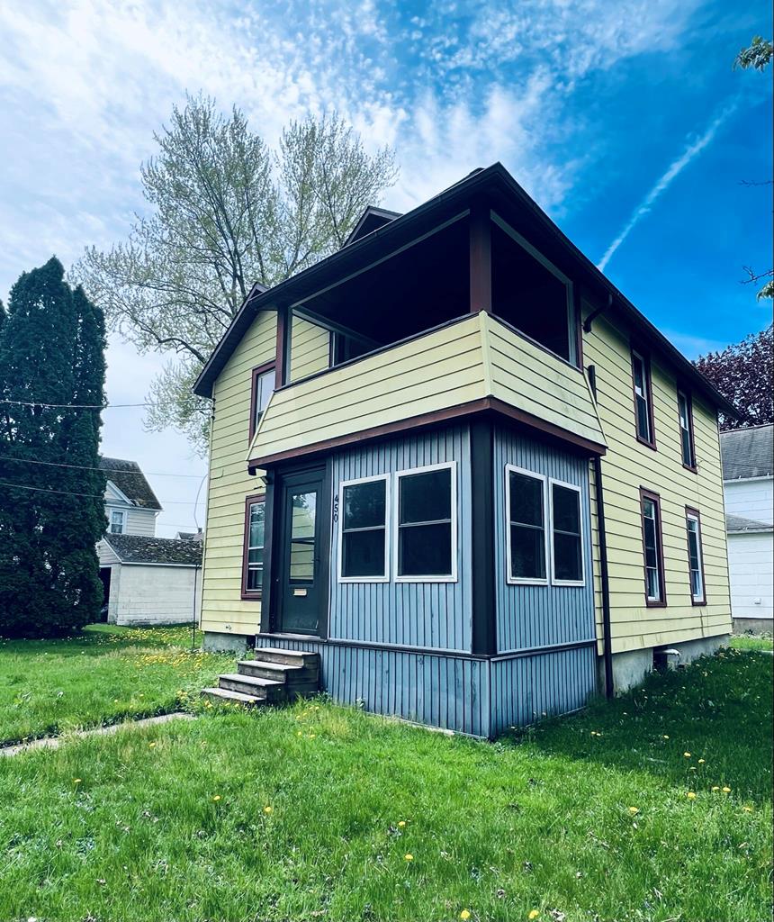 Pine St, Elmira, NY 14904