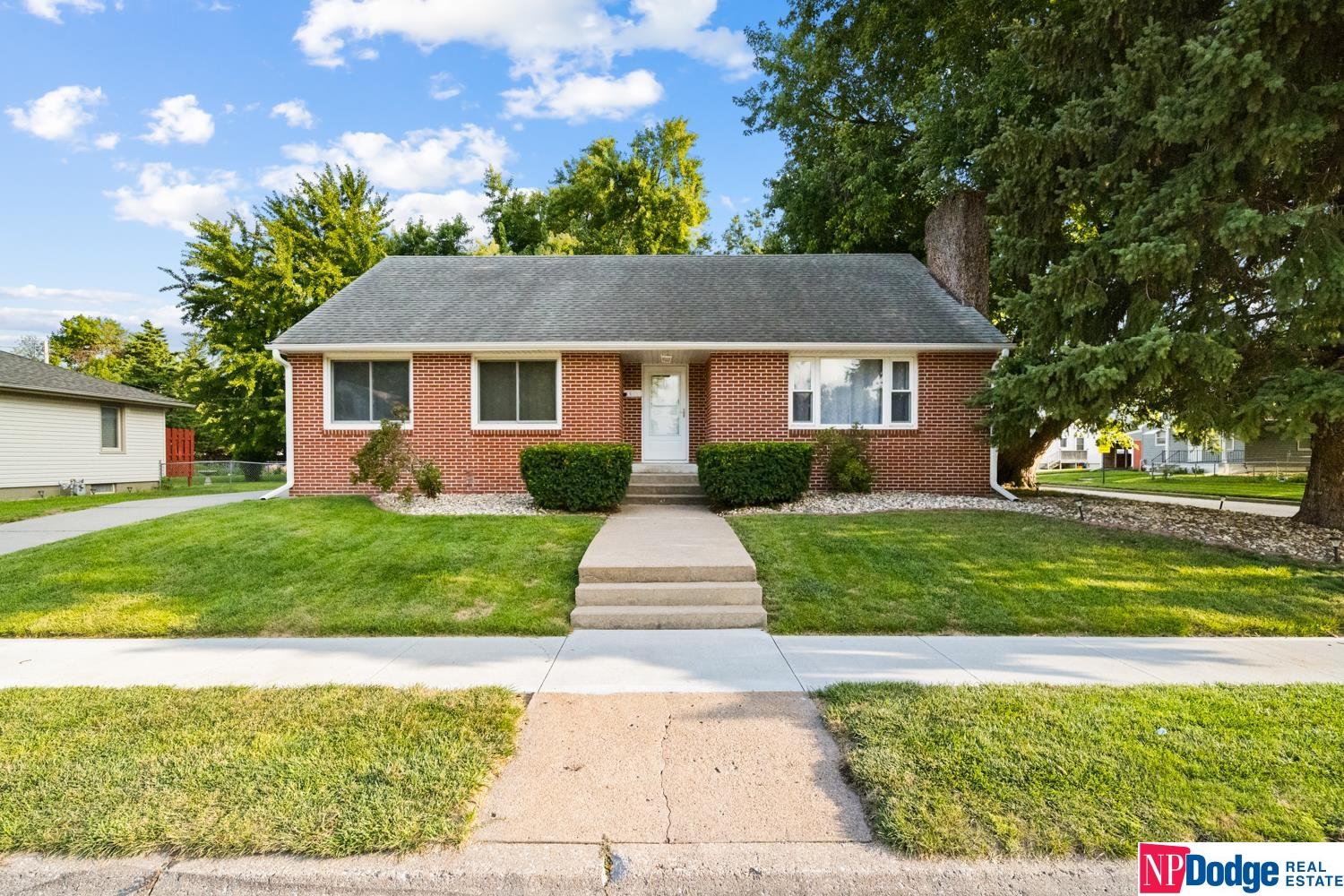 Linden Ave, Fremont, NE 68025