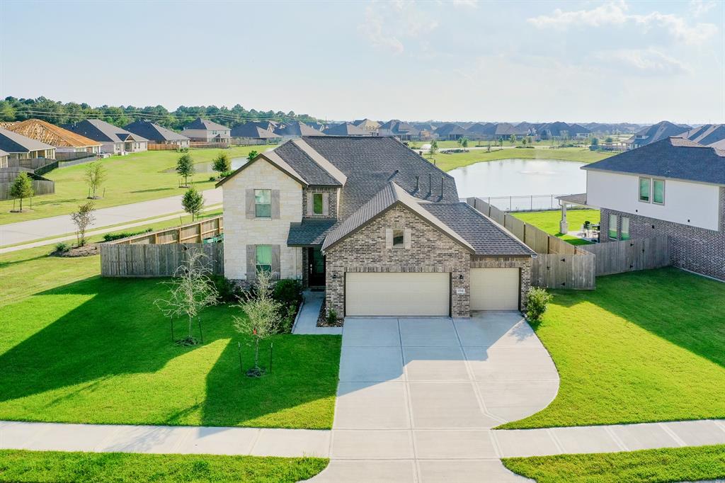 Lake Dr, Baytown, TX 77523