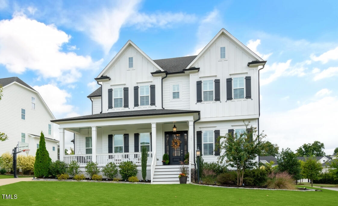 Splendid Oak Ct, Holly Springs, NC 27540