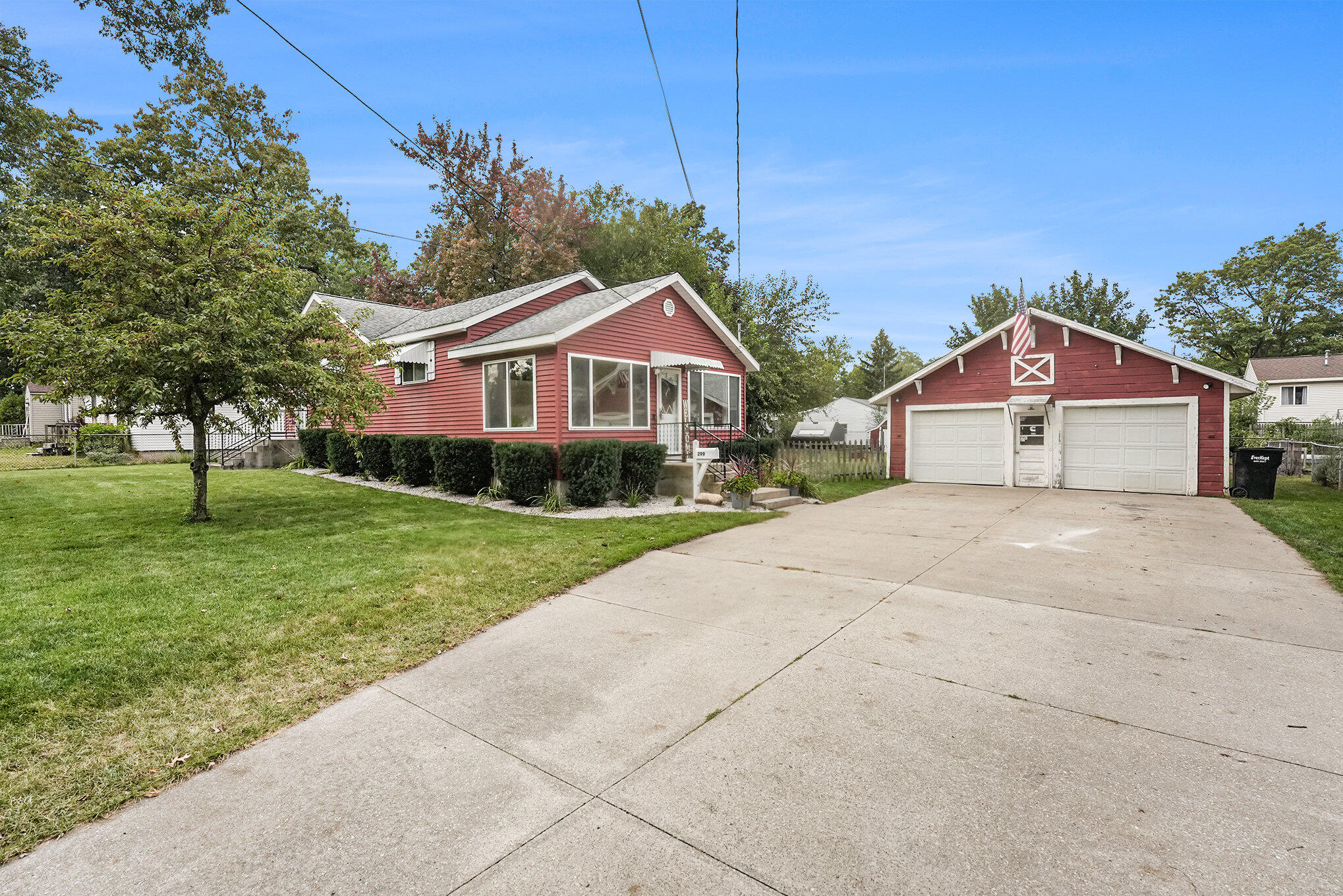 Crown St, Grand Rapids, MI 49548
