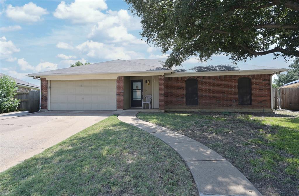 Hunters Glen Dr, Watauga, TX 76148