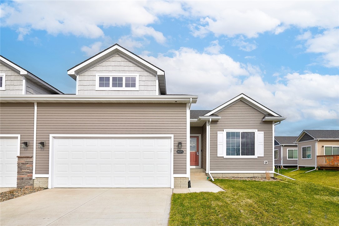 Mockingbird Dr, West Des Moines, IA 50266