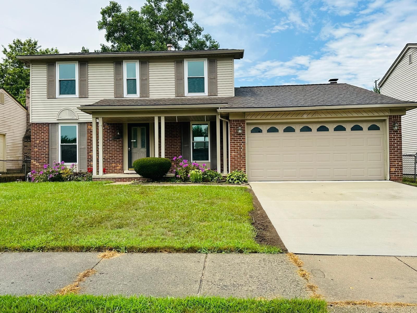 Walnut Ridge Cir, Canton, MI 48187