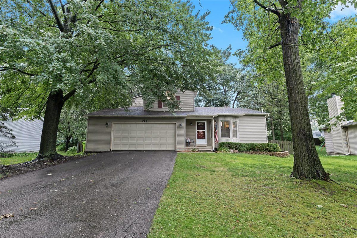 Kestrel Ridge Dr, South Lyon, MI 48178
