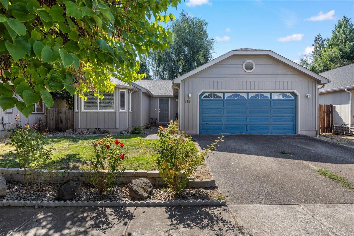 Halvorsen St, Medford, OR 97501