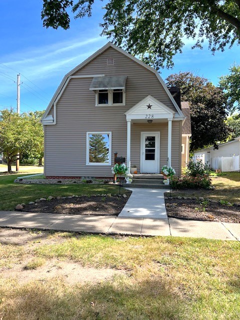 Monona St, Boone, IA 50036