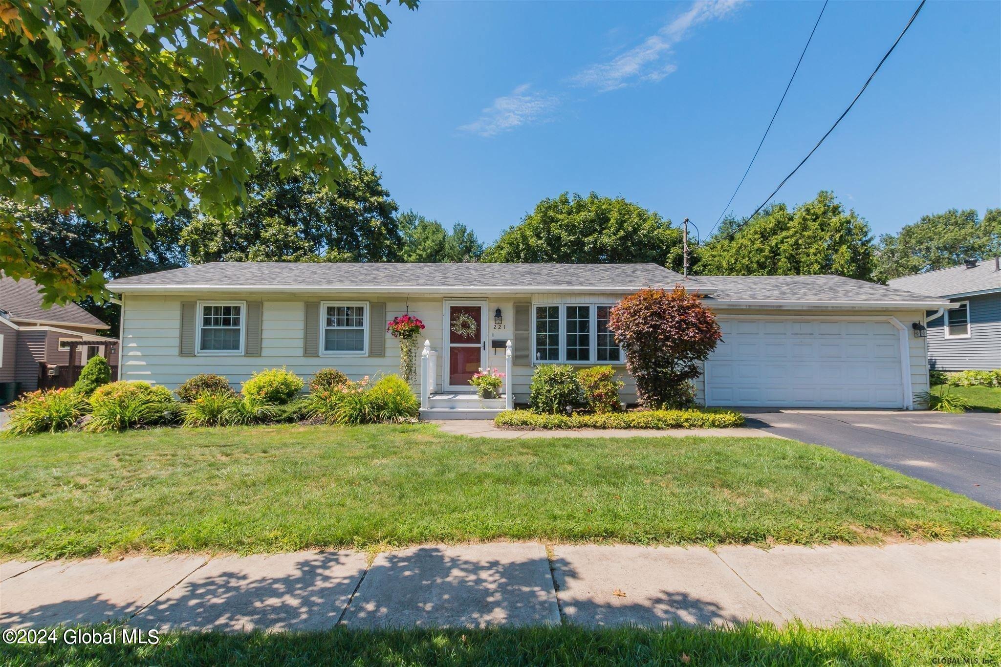 Jansen Ave, Johnstown, NY 12095