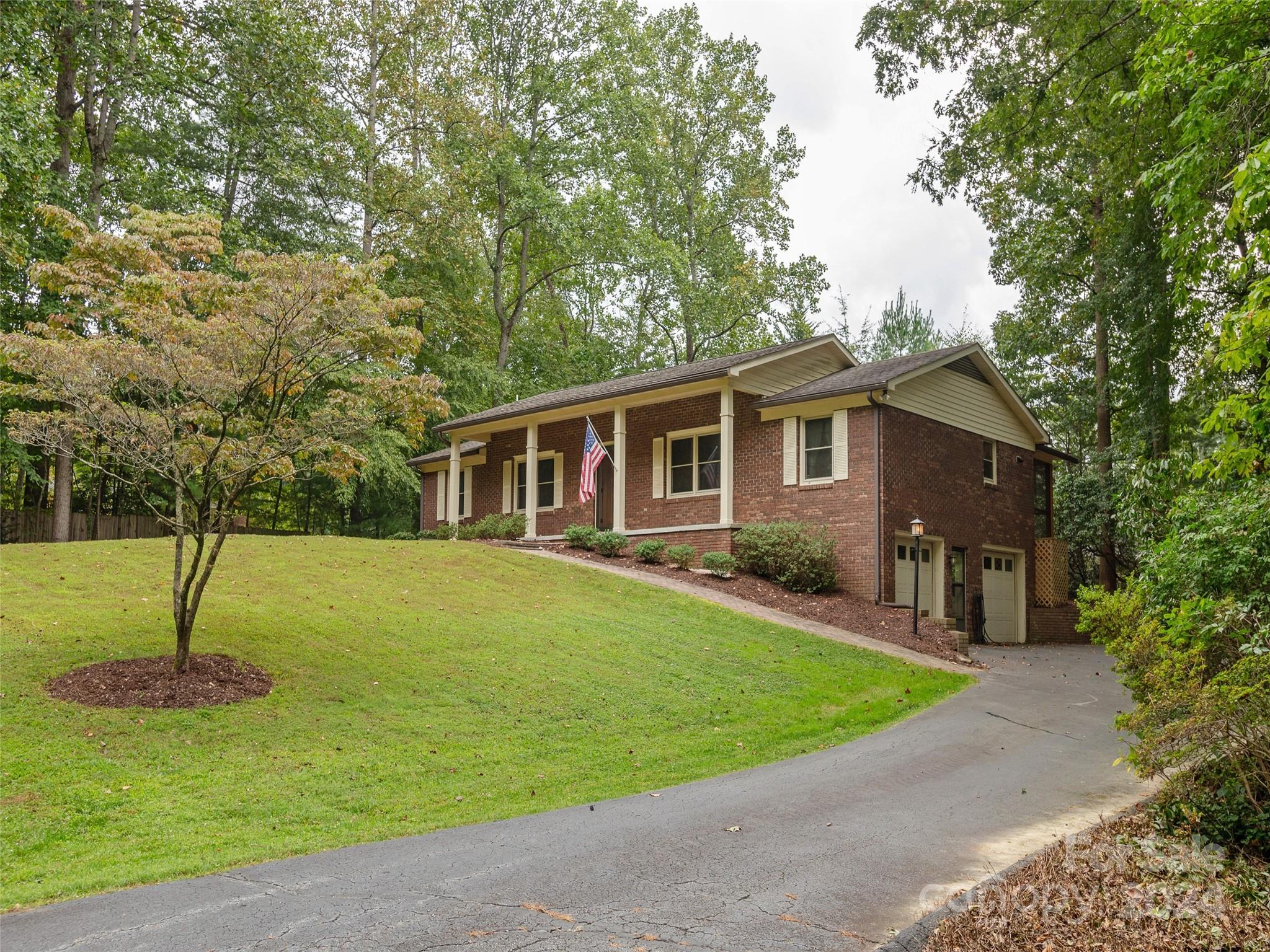 Ginseng Ln, Hendersonville, NC 28791