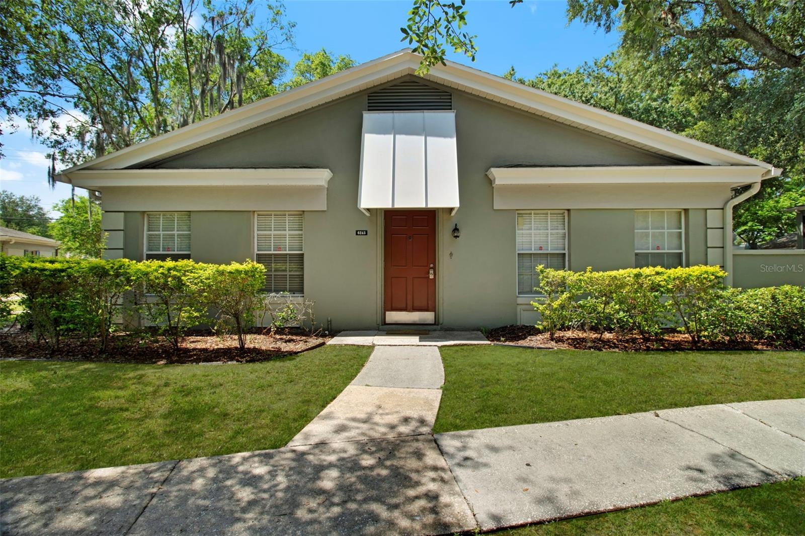 Dewdrop Way, Temple Terrace, FL 33617