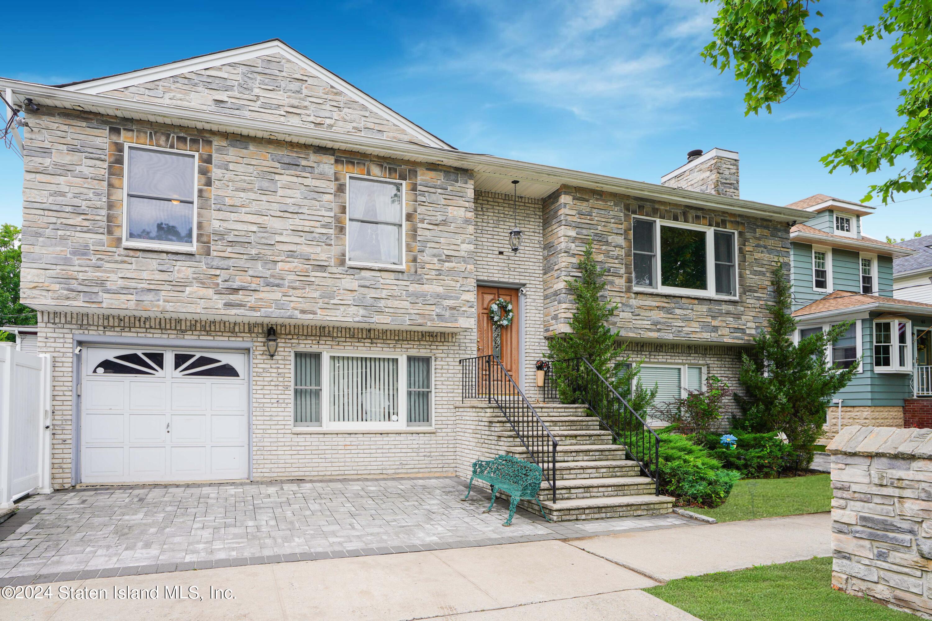 Jacob St, Staten Island, NY 10307