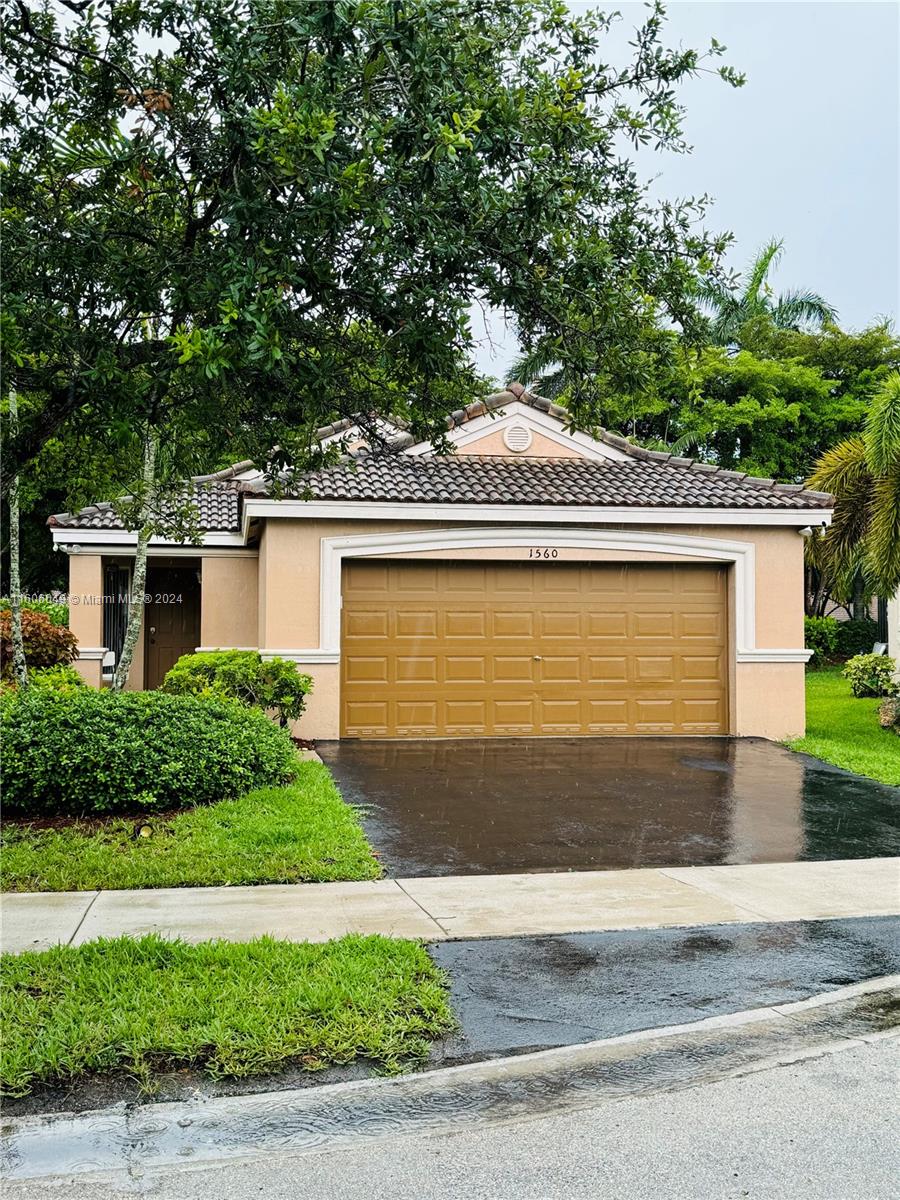 Canary Island Dr, Weston, FL 33327