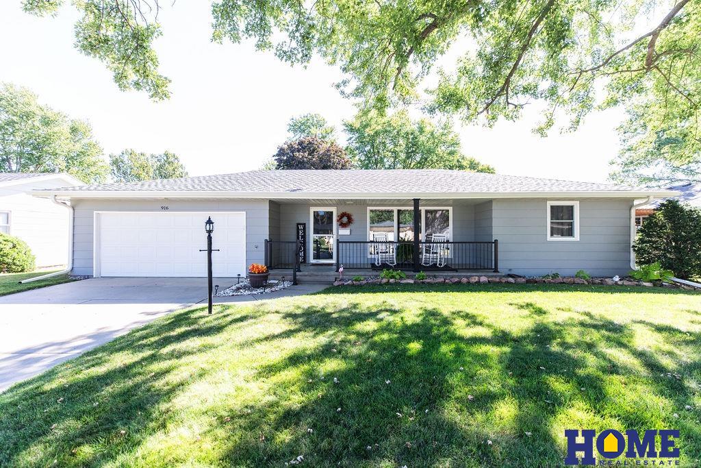 21st St, Beatrice, NE 68310