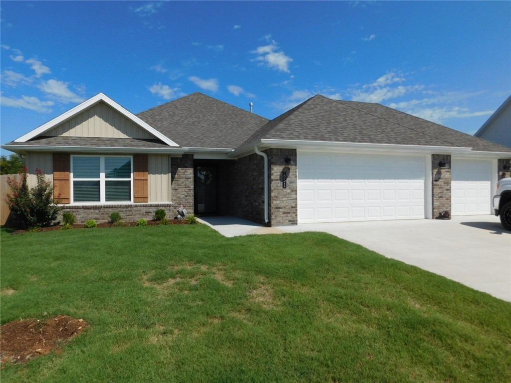 Hayden James St, Prairie Grove, AR 72753