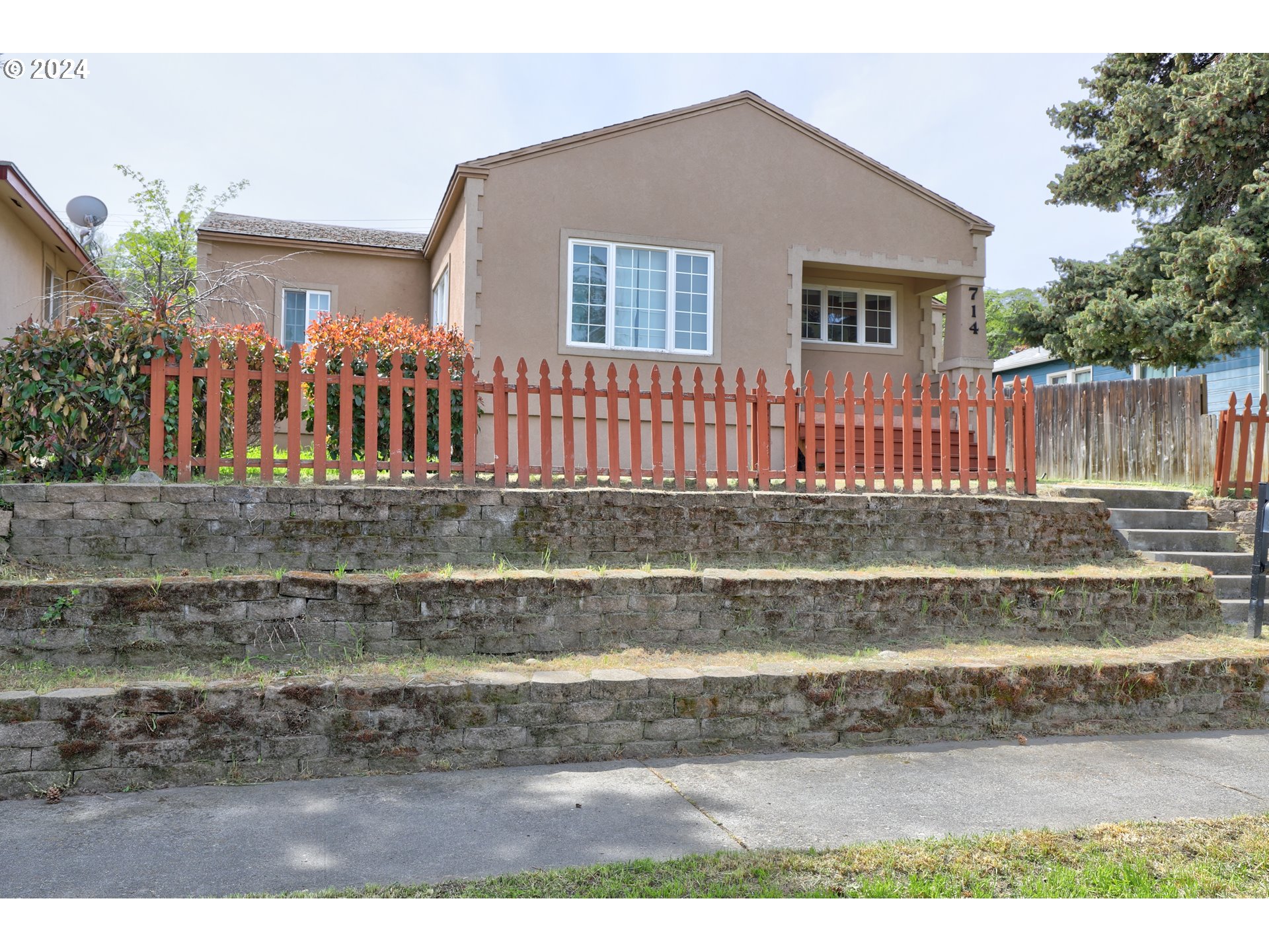 13th St, The Dalles, OR 97058