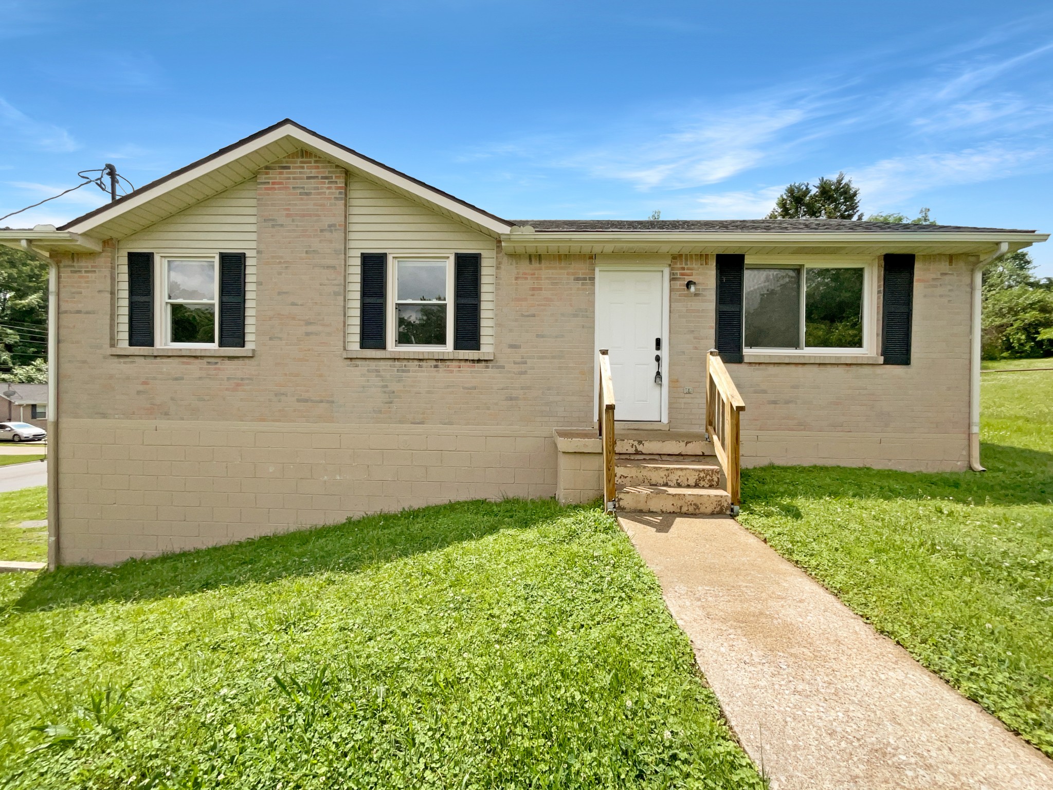 Barber Ct, Clarksville, TN 37042