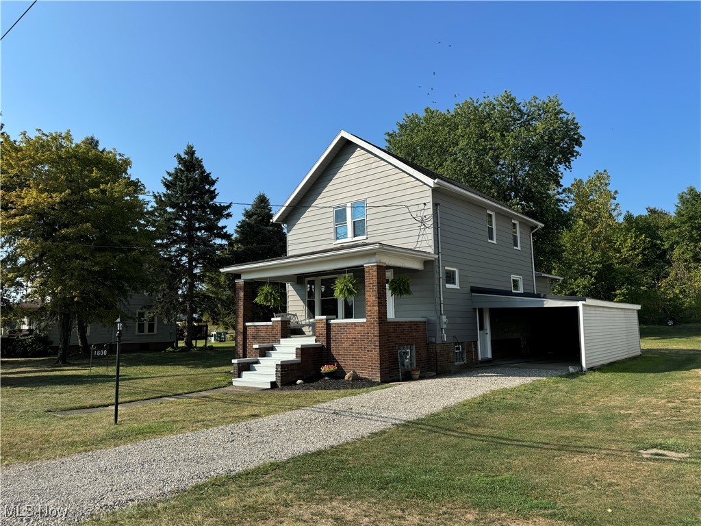 Roanoke Ave, Uhrichsville, OH 44683