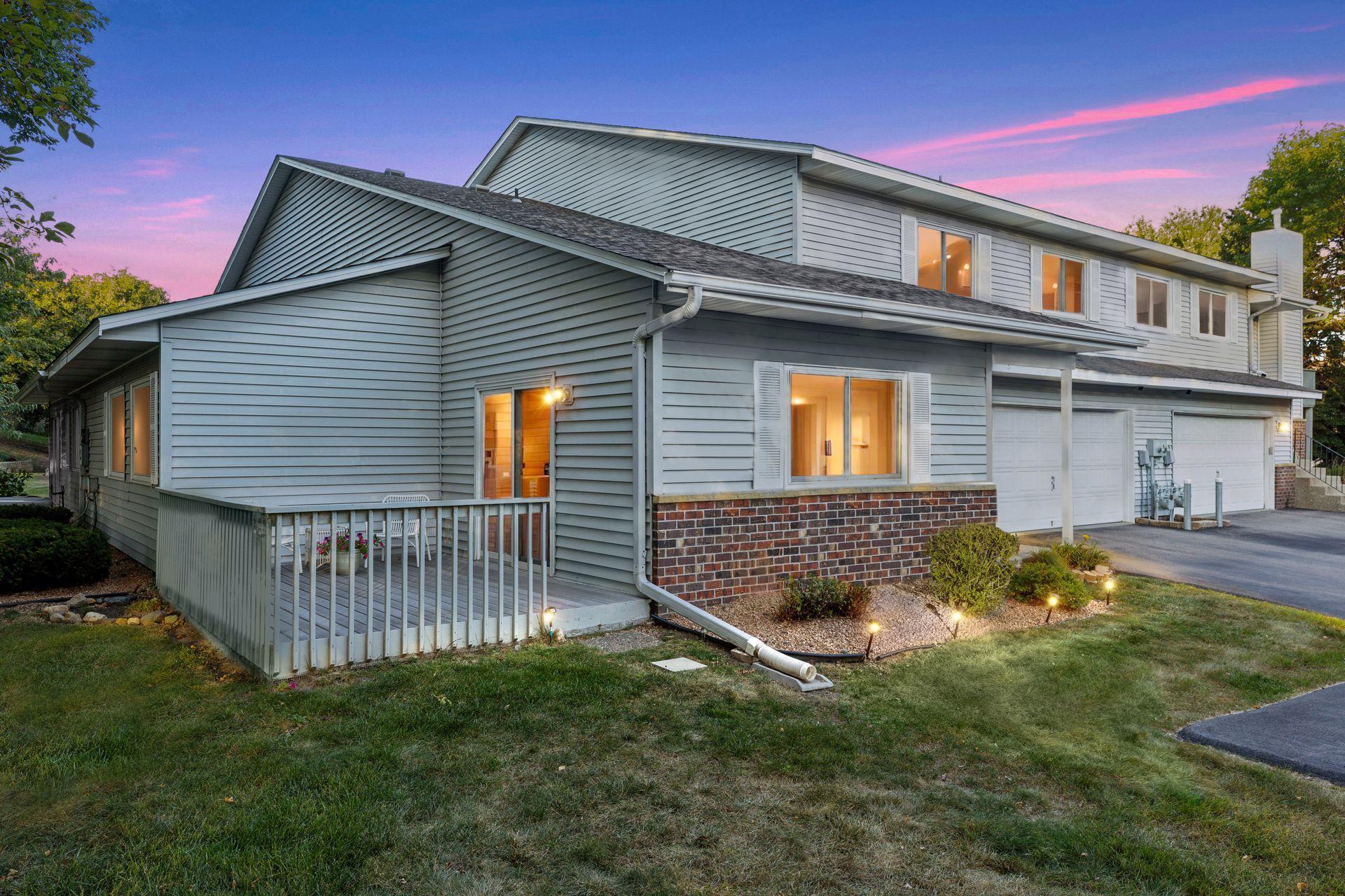 Aston Cir, Burnsville, MN 55337