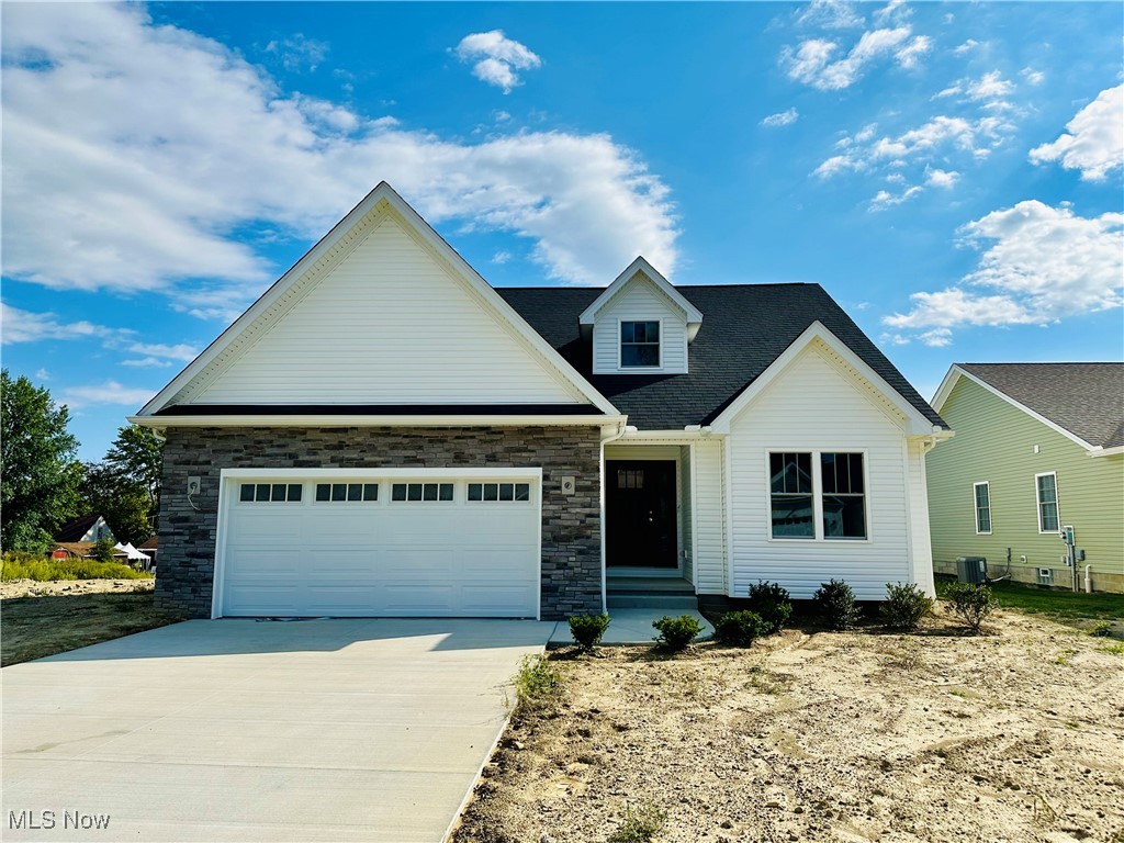 Carnegie Heights Dr, Niles, OH 44446