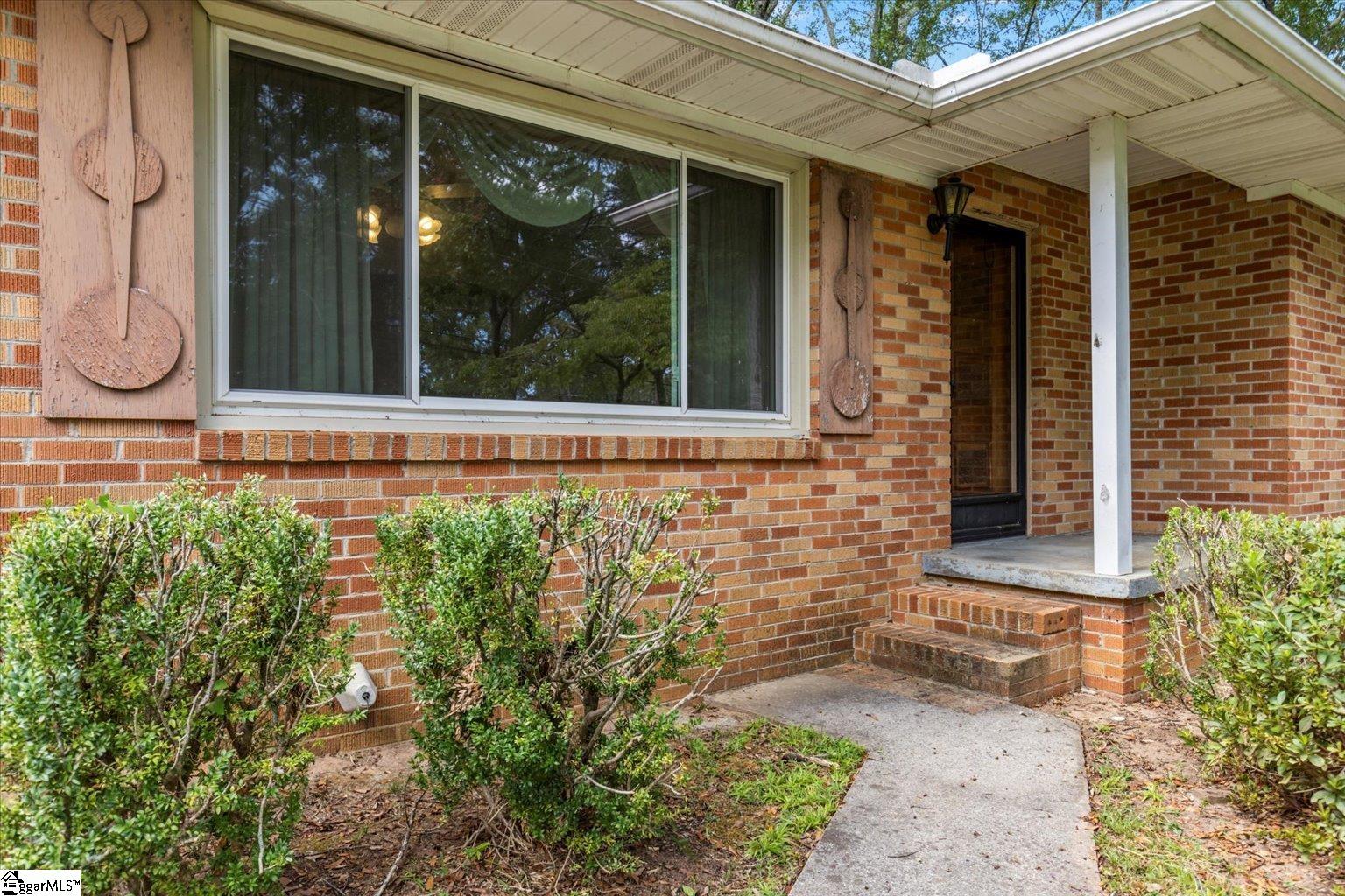 Hilltop Dr, Travelers Rest, SC 29690
