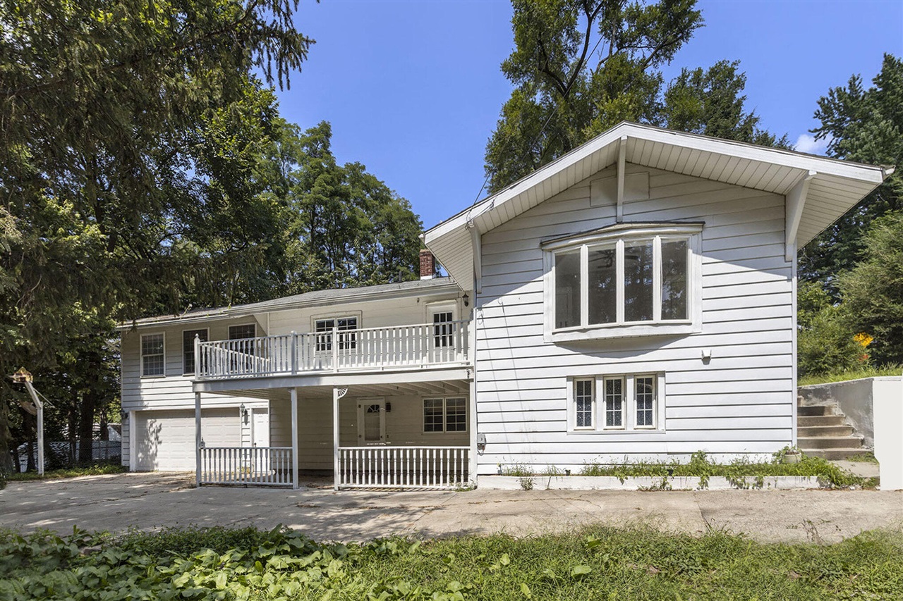 Hillcrest Ct, Battle Creek, MI 49037