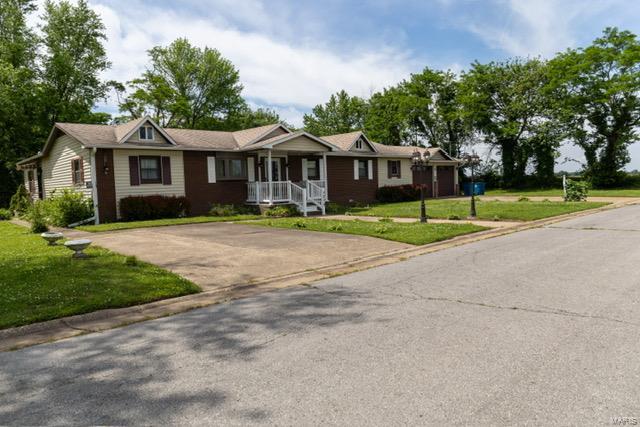 Warren St, Charleston, MO 63834