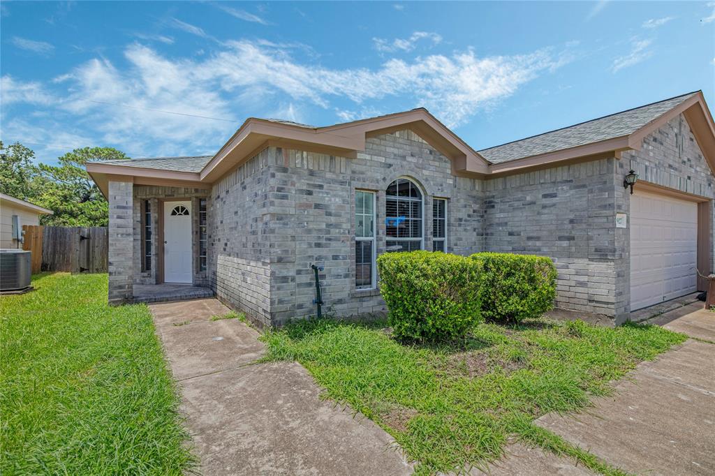 Cary Creek Dr, Baytown, TX 77521