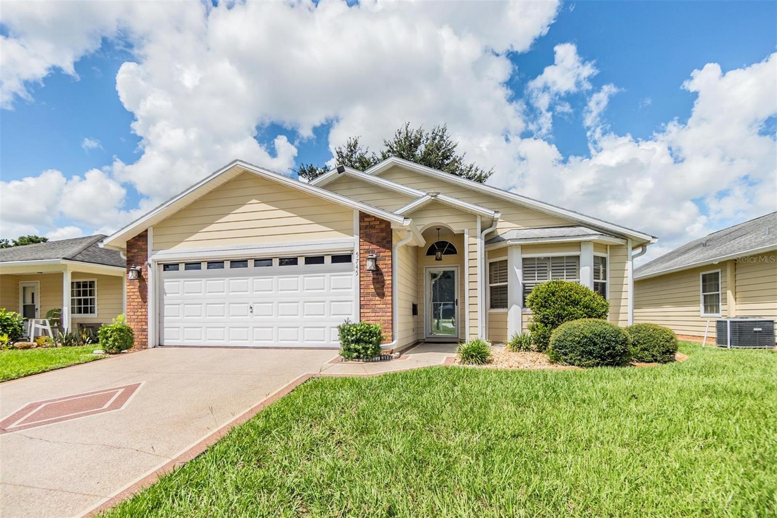Yorkshire Dr, Zephyrhills, FL 33542