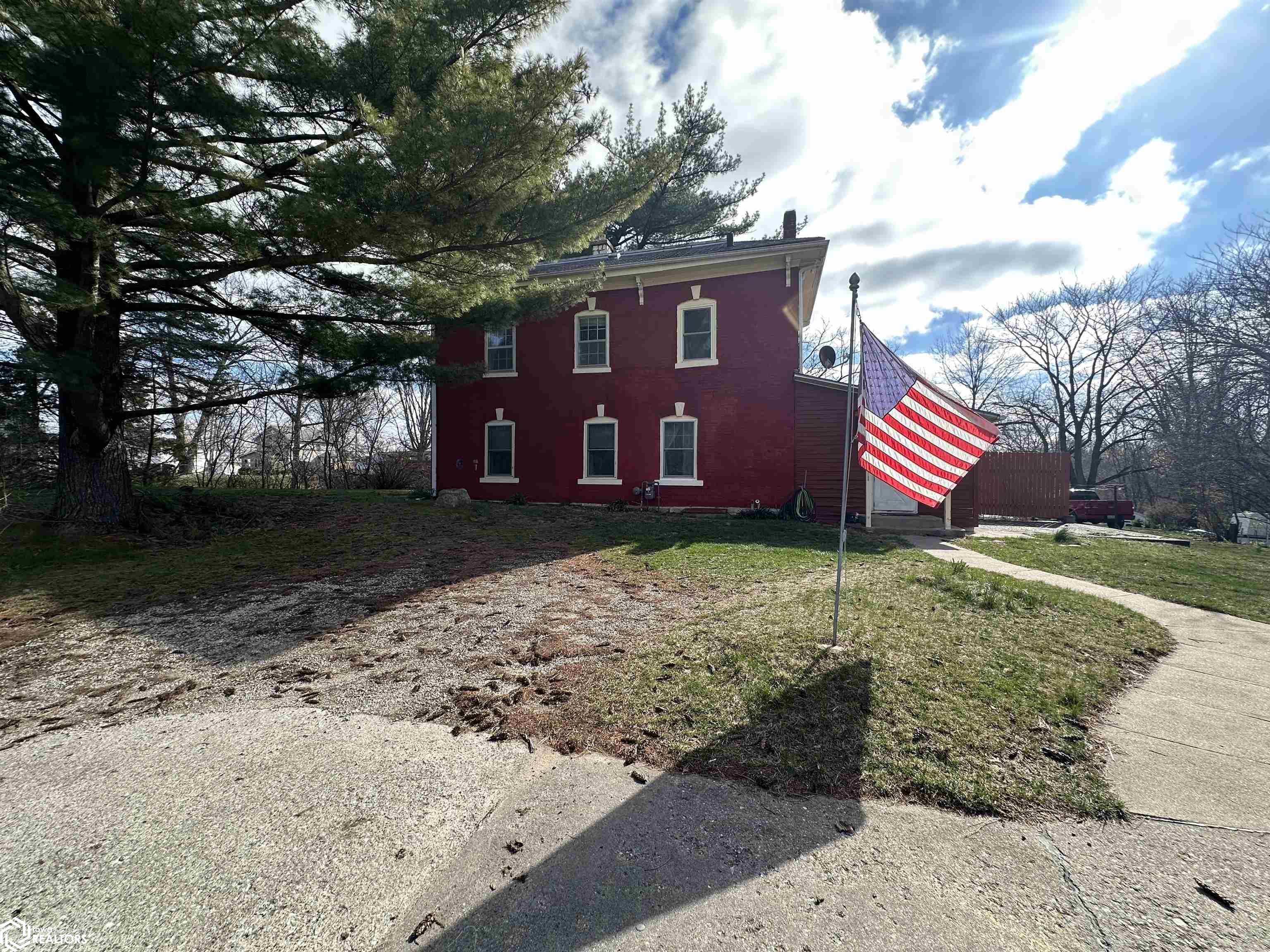 Agency St, Burlington, IA 52601