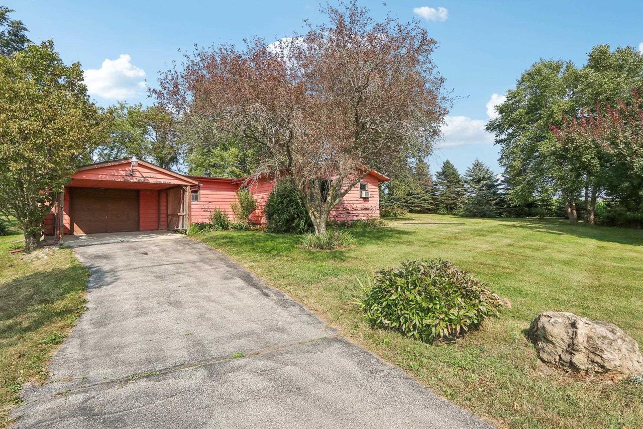 Riverside Rd, Verona, WI 53593